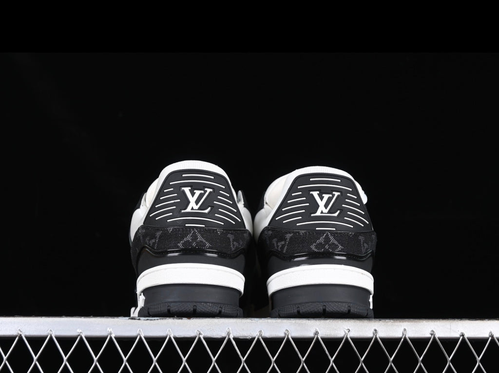 LV TRAINER SNEAKERS- Black