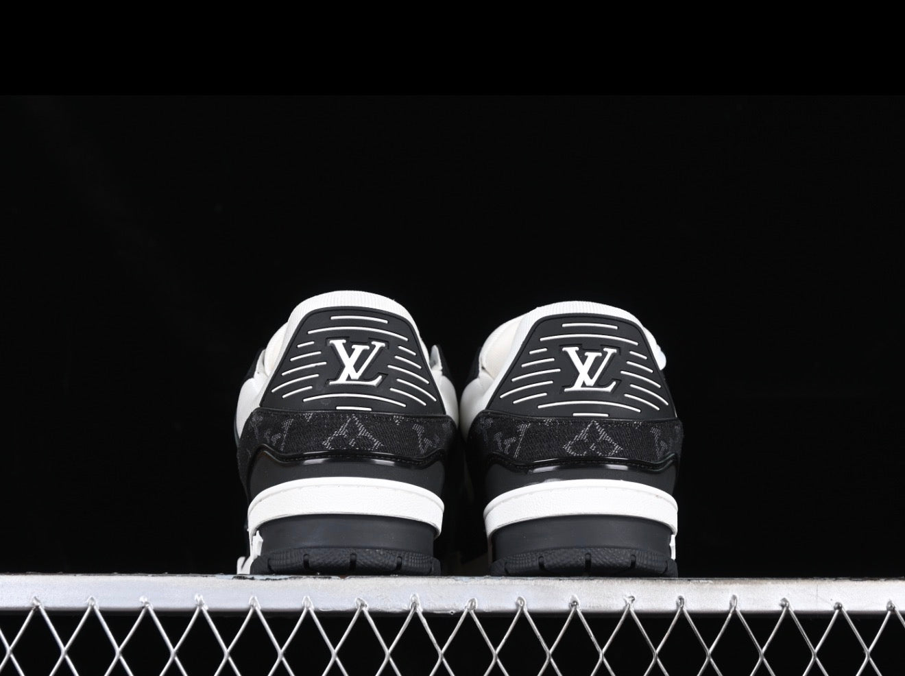 LV TRAINER SNEAKERS- Black